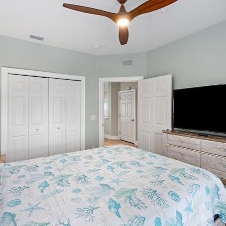 On Flagler Avenue! Dog Friendly With Balcony And Parking Walk To The Beach! New Smyrna Beach Zewnętrze zdjęcie